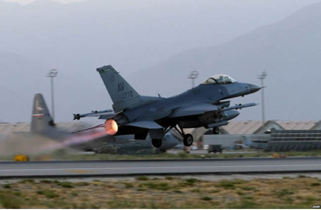 وزارت دفاع: حملات هوایی نیروهای خارجی در جنگ هلمند مؤثر بوده است